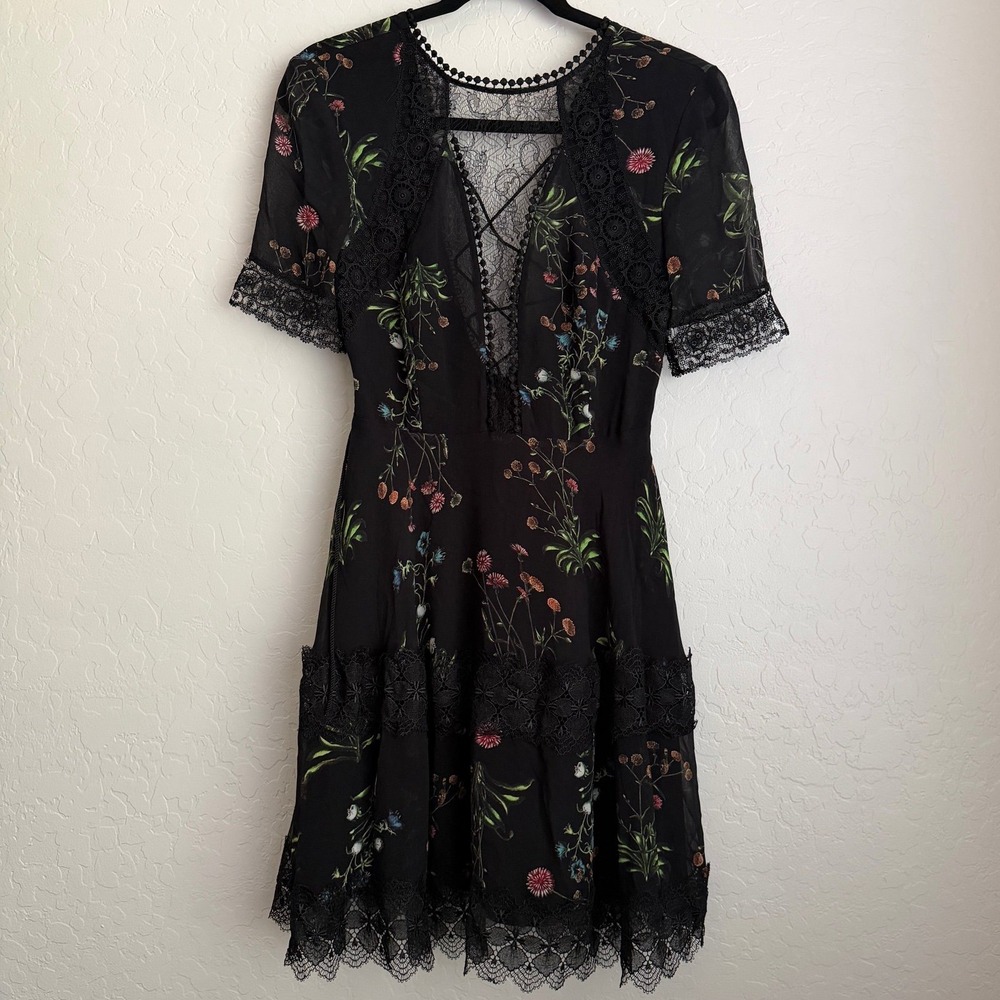 Nicholas Women's Wildflower Lace Mini Dress Black Sz US 4 - Picture 3 of 12